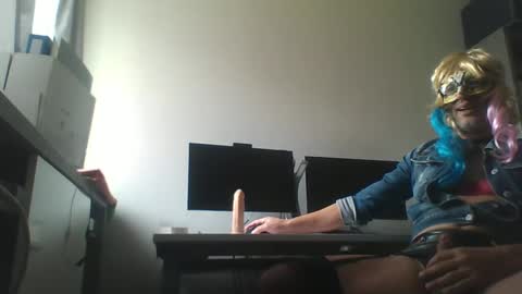 newcumer online show from January 2025 01:24:02 PM