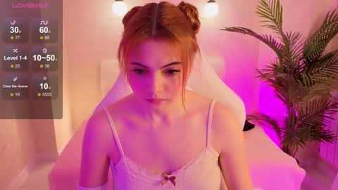 Daniela online show from November 2025 10:03:01 AM