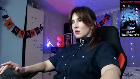 Daniela Cooper online show from November 2025 04:53:01 PM