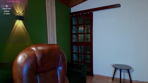 danielamonroe online show from November 2025 01:54:02 PM