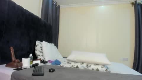 Snapshot of danielle_rock chatting on February 2025 07:10:02 PM danielle_rock online show from February 2025 07:10:02 PM