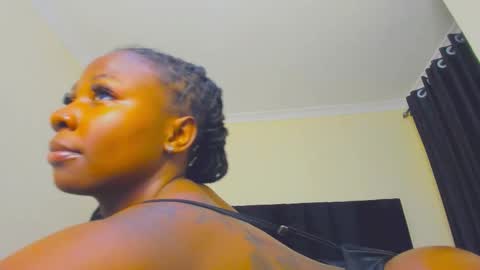 Snapshot of danielle_rock chatting on October 2025 06:29:01 PM danielle_rock online show from October 2025 06:29:01 PM