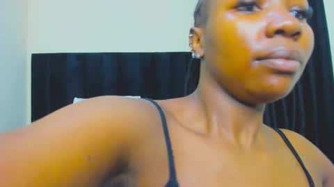 Snapshot of danielle_rock chatting on November 2025 11:42:02 AM danielle_rock online show from November 2025 11:42:02 AM