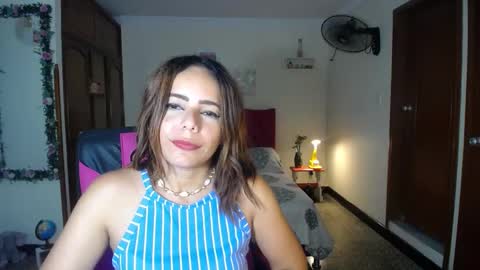 Snapshot of danielle_rose_ chatting on December 2024 07:49:01 PM Angie online show from December 2024 07:49:01 PM