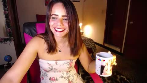 Snapshot of danielle_rose_ chatting on October 2025 06:26:01 PM Angie online show from October 2025 06:26:01 PM