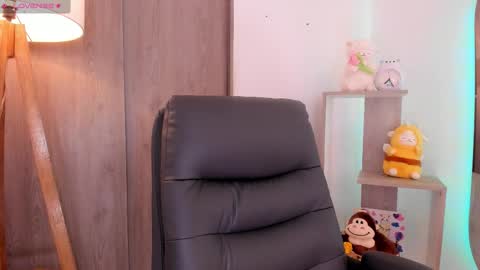 Danielle Rose online show from October 2025 09:37:01 PM