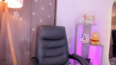 Danielle Rose online show from April 2026 10:25:02 PM