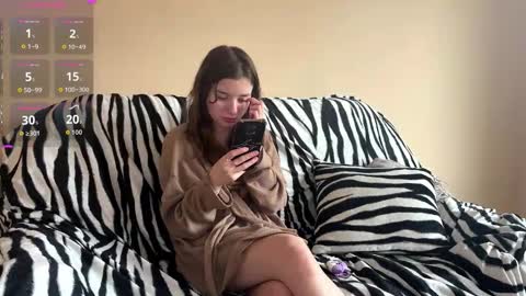 Mia online show from November 2025 07:51:02 AM