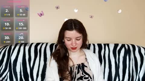 Mia online show from April 2026 01:39:02 PM