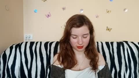 Snapshot of daniellevaulet chatting on April 2026 01:15:01 PM Mia online show from April 2026 01:15:01 PM