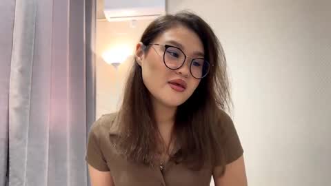 Luna  online show from November 2025 08:36:01 AM