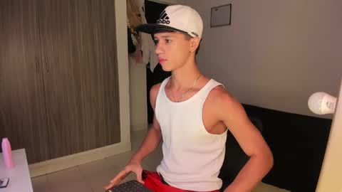 Snapshot of daniels_cruz chatting on December 2024 09:26:01 PM Daniels Cruz online show from December 2024 09:26:01 PM