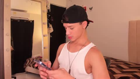 Snapshot of daniels_cruz chatting on February 2025 09:54:01 PM Daniels Cruz online show from February 2025 09:54:01 PM