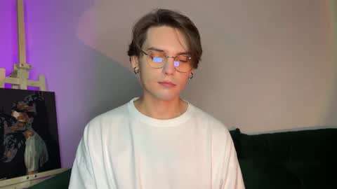 danieltuckerr online show from October 2025 07:45:02 PM