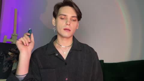 danieltuckerr online show from November 2025 09:46:01 PM