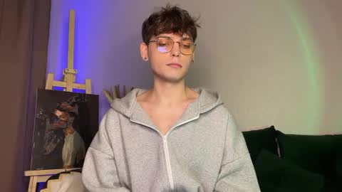 danieltuckerr online show from March 2026 04:00:01 PM