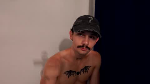 Snapshot of danilorenz0 chatting on June 2026 01:28:02 AM Dani Lorenzo online show from June 2026 01:28:02 AM