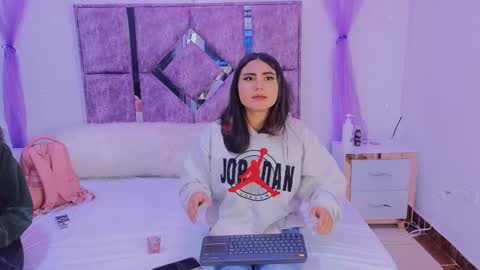 Danilu and Eva online show from October 2025 08:07:02 PM