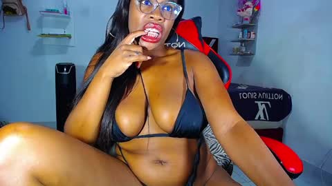 danisabrownn online show from June 2026 06:12:01 PM