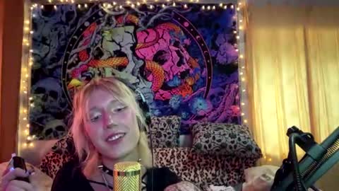 danitavranich online show from August 2026 01:09:02 PM