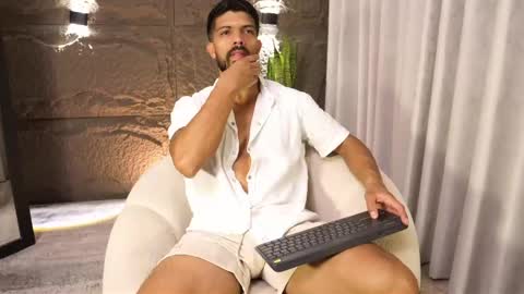Snapshot of dann_saenz chatting on April 2026 01:03:02 PM Dann saenz online show from April 2026 01:03:02 PM
