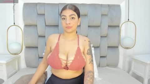 Danna online show from February 2025 11:44:02 AM