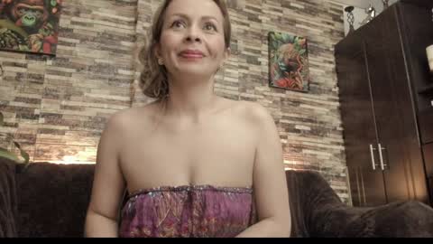 natalia online show from December 2024 01:18:01 AM