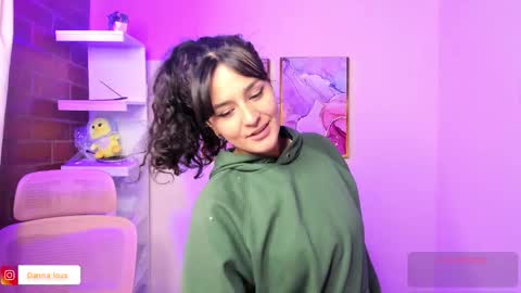 Danna Lovs online show from March 2025 11:32:01 AM