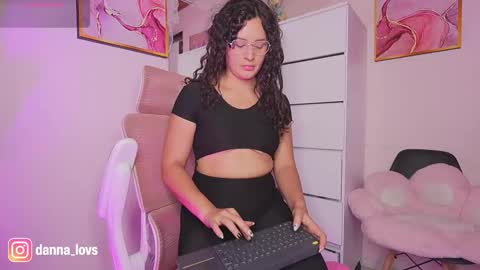 Danna Lovs online show from October 2025 05:34:01 PM