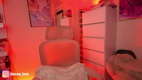 Danna Lovs online show from April 2026 01:40:01 PM