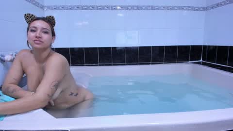  Danna  online show from February 2025 06:17:01 PM