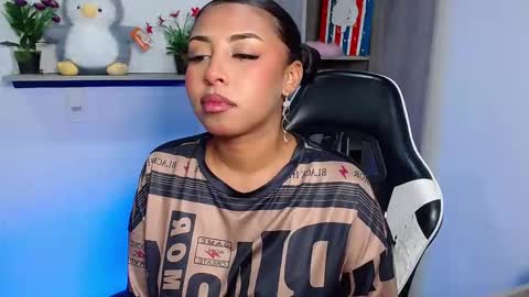 Danna online show from December 2025 11:10:02 PM