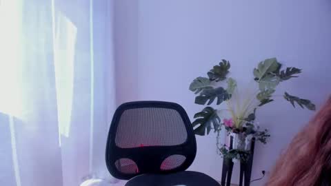 Snapshot of danna_stewart chatting on February 2025 08:25:01 PM Paulina online show from February 2025 08:25:01 PM