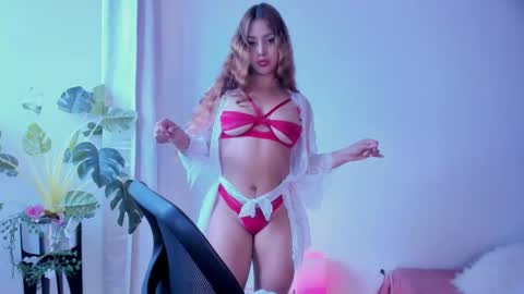 Snapshot of danna_stewart chatting on February 2025 10:20:02 PM Paulina online show from February 2025 10:20:02 PM