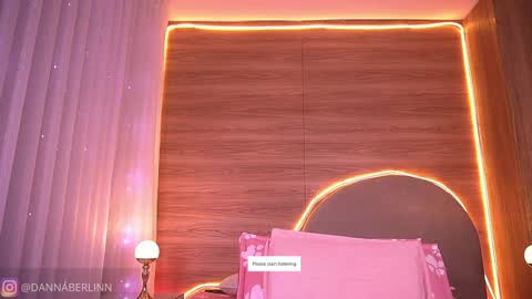 Danna Berlin  online show from February 2026 07:20:01 PM