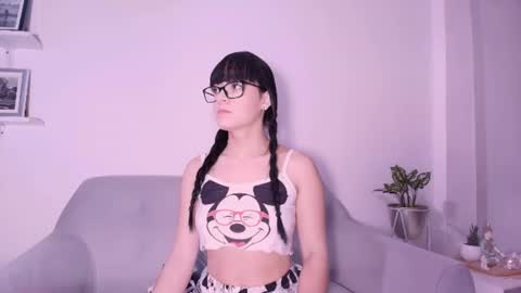 Snapshot of dannahyde chatting on June 2026 03:36:01 PM Insta DannaBlueX online show from June 2026 03:36:01 PM