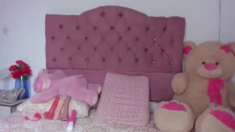 Danna Sofia jeins online show from March 2026 01:50:02 PM