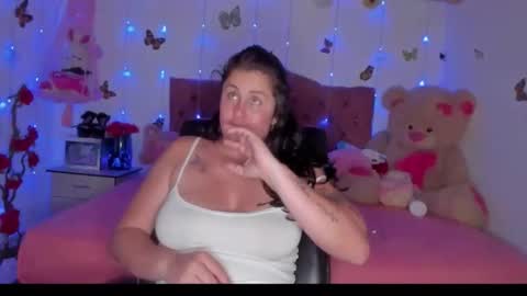 Danna Sofia jeins online show from April 2026 07:05:02 PM