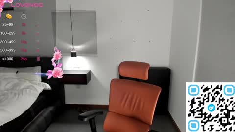 Snapshot of dannidaniels chatting on December 2024 10:53:02 PM DANNI DANIELS online show from December 2024 10:53:02 PM