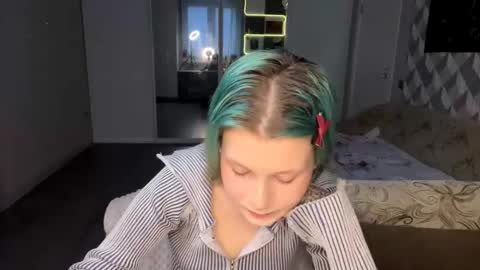 Luna Airi online show from March 2026 01:50:02 PM