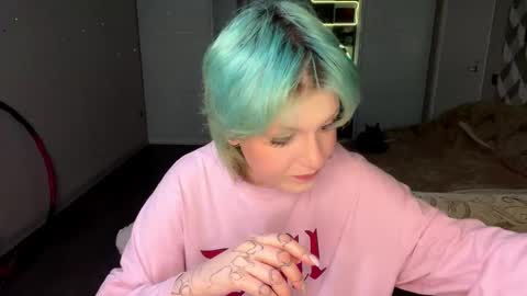 Luna Airi online show from March 2026 07:43:02 PM