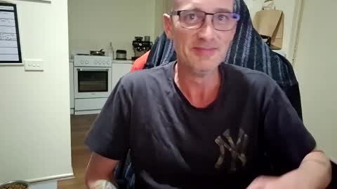 dannozdirekt online show from December 2025 02:23:01 PM