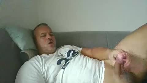 Snapshot of danrud81 chatting on October 2025 06:44:01 AM Daniel online show from October 2025 06:44:01 AM