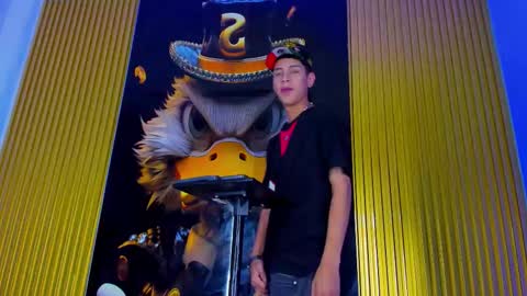 dante_brown1 online show from November 2025 08:40:02 PM