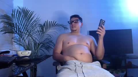 Snapshot of dante_xo chatting on June 2026 12:09:02 AM A L E J A N D R O online show from June 2026 12:09:02 AM