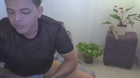 Snapshot of dantebig_22 chatting on February 2026 04:05:02 AM dantebig_22 online show from February 2026 04:05:02 AM