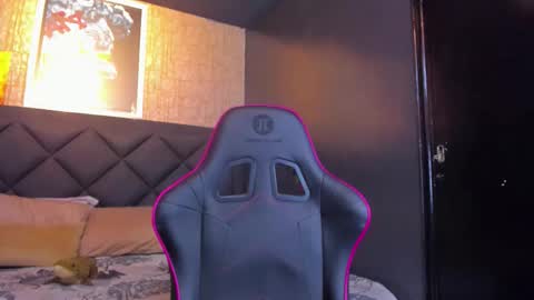 Dany online show from October 2025 08:18:01 PM