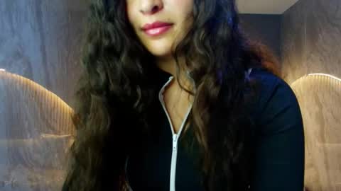 Dany online show from November 2025 01:44:01 PM