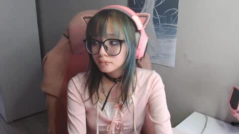 danyelleeyermann online show from May 2026 01:06:01 PM