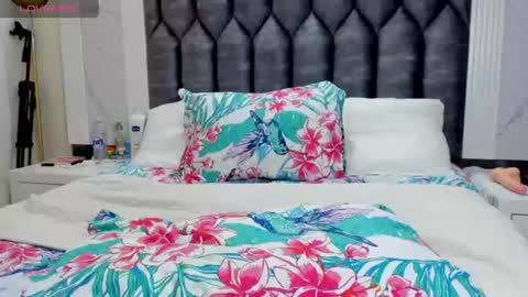 daphaineex online show from July 2026 06:02:02 PM